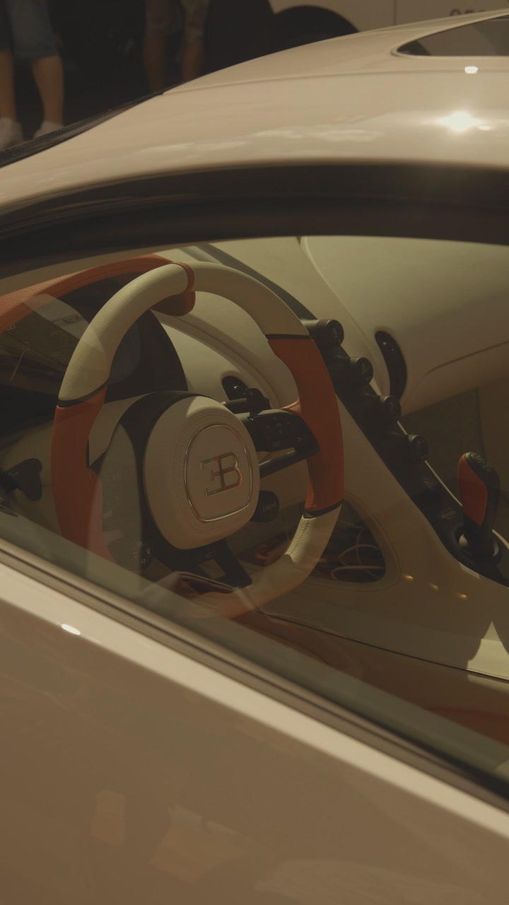 Hermès steering wheel detail