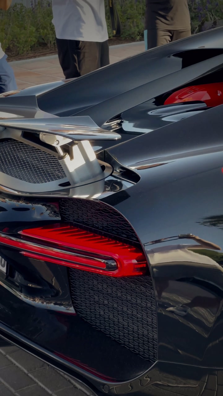 Black Chiron arrival, detail